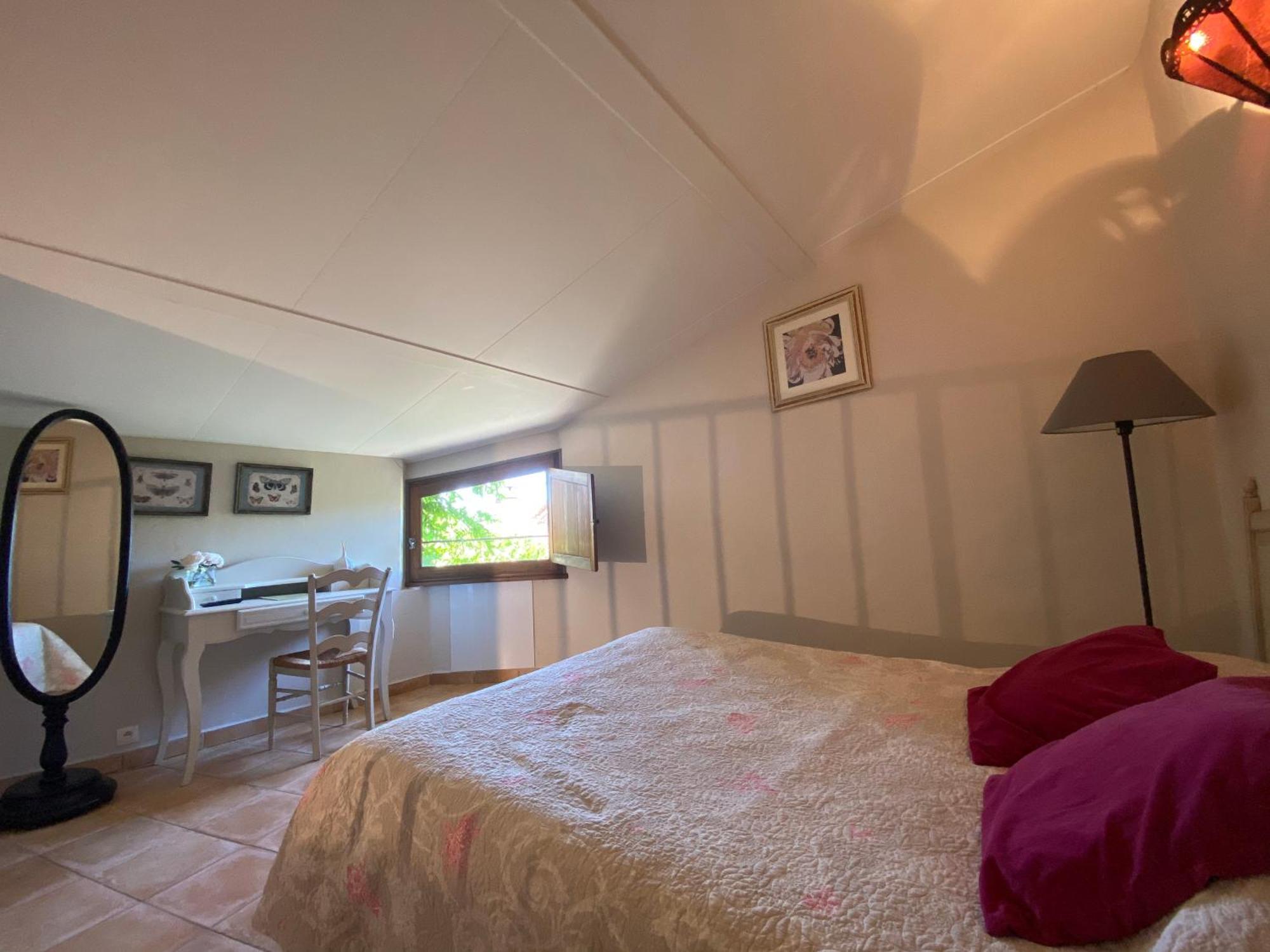 Auberge De La Tour De Brison Sanilhac  Kamer foto