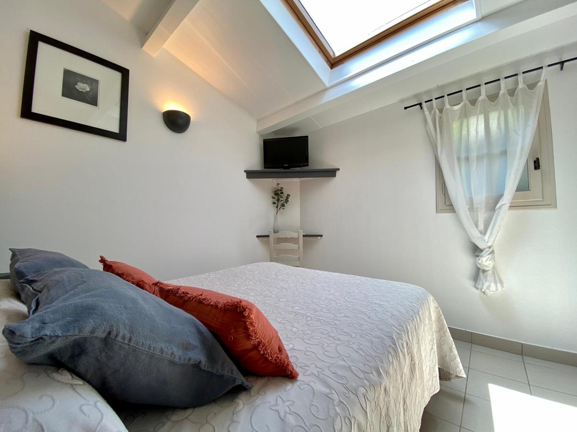 Auberge De La Tour De Brison Sanilhac  Kamer foto