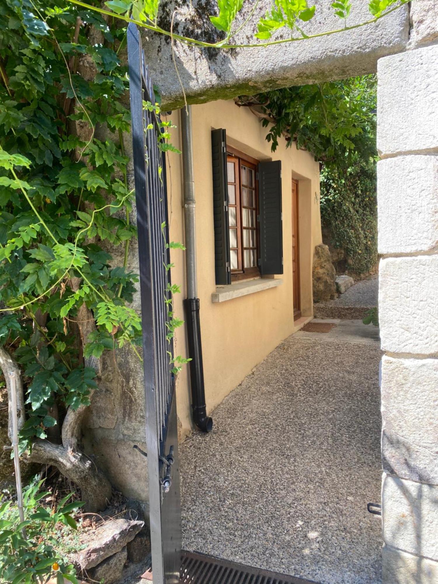 Auberge De La Tour De Brison Sanilhac  Kamer foto